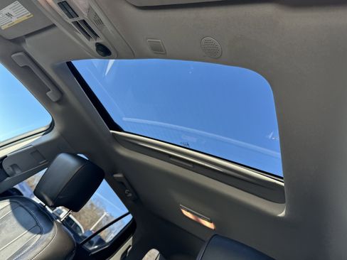 Used 2017 GMC Terrain SLT w/ Open Road Package image 32