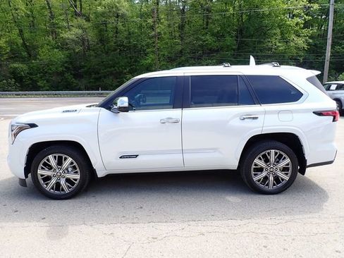 Certified 2025 Toyota Sequoia Capstone AWD/4WD image 9