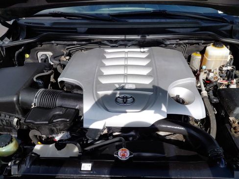 Used 2013 Toyota Land Cruiser AWD/4WD image 14