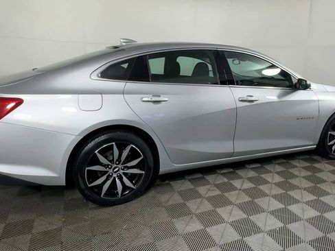 Used 2018 Chevrolet Malibu LT FWD image 12