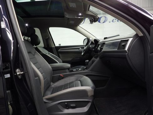 Used 2023 Volkswagen Atlas SEL R-Line AWD/4WD image 31