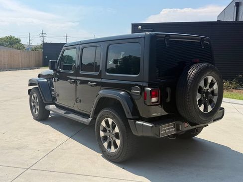 Used 2022 Jeep Wrangler Unlimited Sahara AWD/4WD image 7