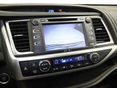 Used 2014 Toyota Highlander XLE AWD/4WD image 21