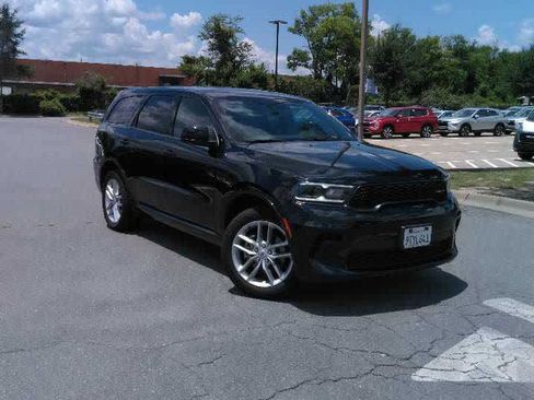 Used 2025 Dodge Durango GT AWD/4WD image 1