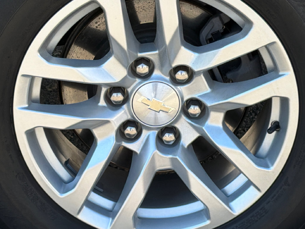 Used 2022 Chevrolet Silverado 1500 LT AWD/4WD image 6