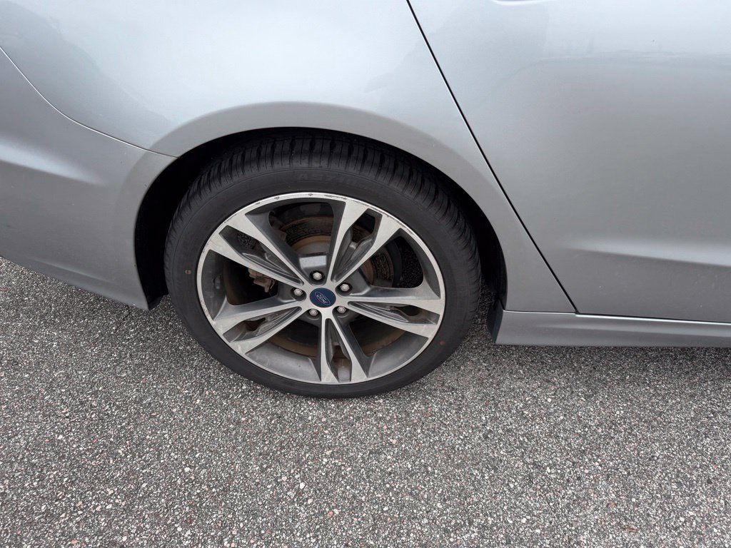 Used 2020 Ford Fusion Titanium AWD/4WD image 5