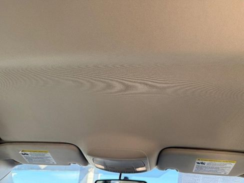 Used 2017 Ford Fusion SE w/ Fusion SE Technology Package image 15