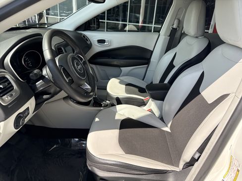 Used 2021 Jeep Compass Latitude FWD image 15