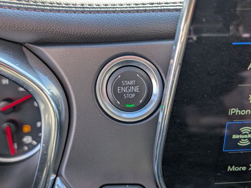 Used 2025 Chevrolet Blazer Premier w/ Enhanced Convenience Package image 24