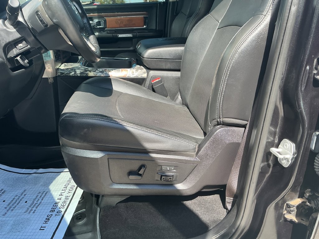 Used 2016 RAM 1500 Laramie AWD/4WD image 16