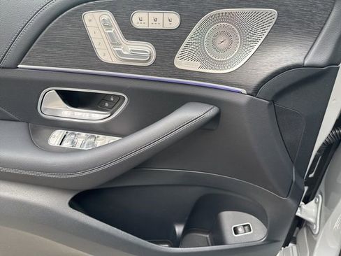 New 2026 Mercedes-Benz GLS 450 4MATIC image 18