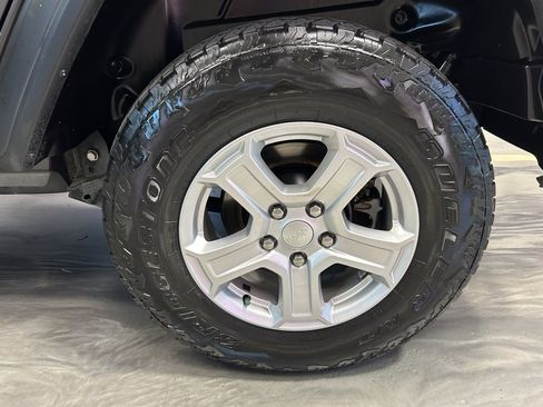 Used 2018 Jeep Wrangler Unlimited Sport S image 21