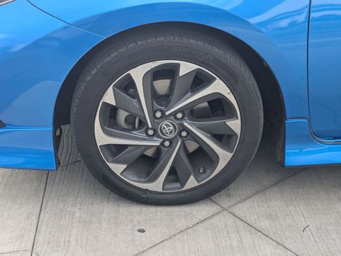 Used 2018 Toyota Corolla iM image 12