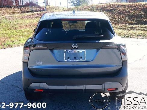 Used 2025 Nissan Kicks SV w/ Charging Package image 7