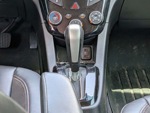Used 2017 Chevrolet Sonic Premier w/ Driver Confidence Package FWD image 17