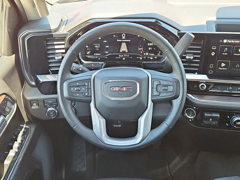 Used 2025 GMC Sierra 1500 SLT image 28