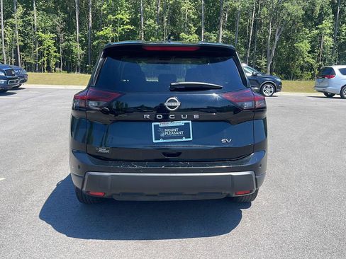 Used 2024 Nissan Rogue SV FWD image 6