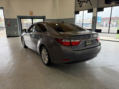 Used 2014 Lexus ES 300h image 5