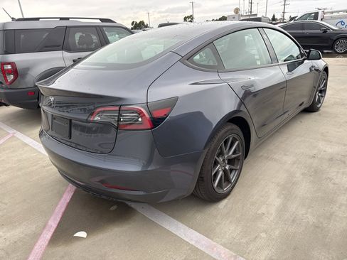 Used 2023 Tesla Model 3 Standard Range image 3