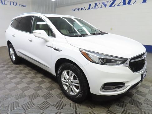 Used 2019 Buick Enclave Essence image 3