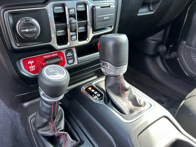 Used 2023 Jeep Gladiator Rubicon w/ Cold Weather Group AWD/4WD image 20