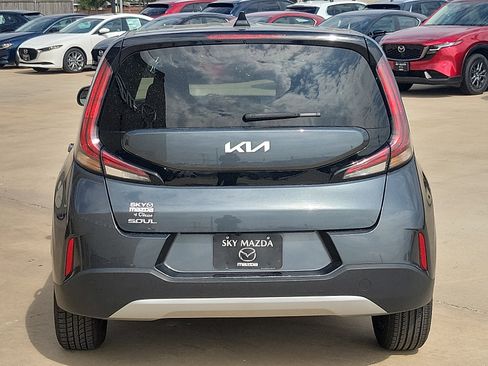 Used 2024 Kia Soul LX w/ Option Group 015 FWD image 6