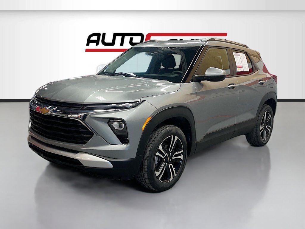 Used 2024 Chevrolet TrailBlazer LT w/ Driver Confidence Package AWD/4WD image 3