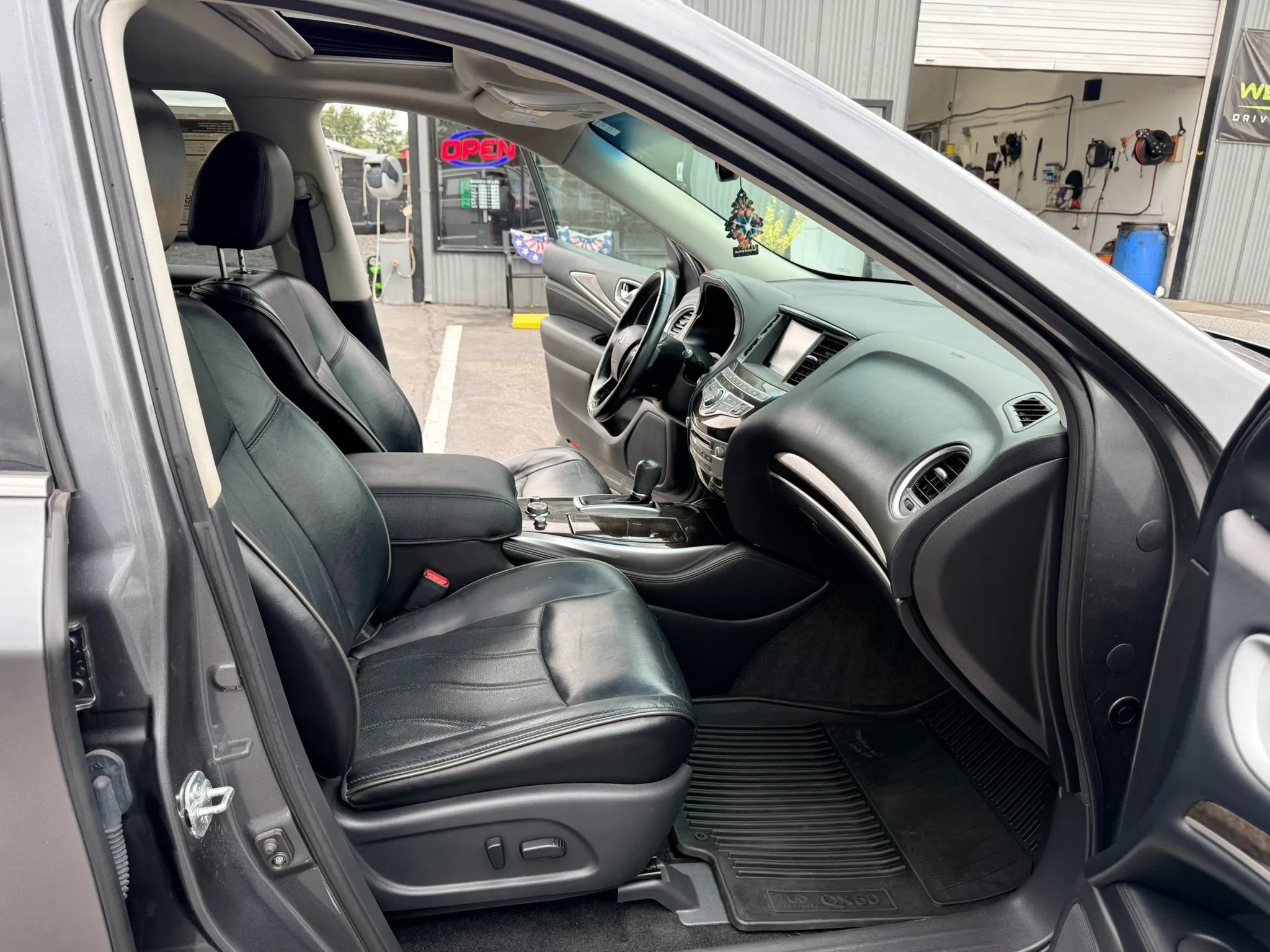 Used 2015 INFINITI QX60 Luxe AWD/4WD image 27