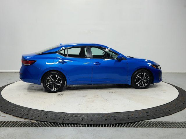 Used 2025 Nissan Sentra SV FWD image 9