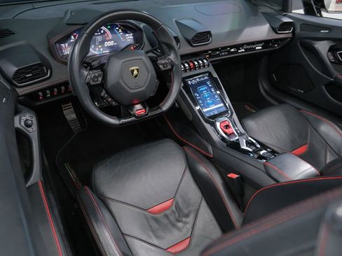Used 2020 Lamborghini Huracan EVO image 35