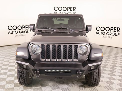 Used 2018 Jeep Wrangler Sport image 9