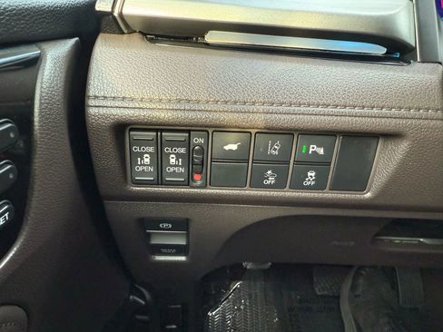 Used 2020 Honda Odyssey Elite image 31