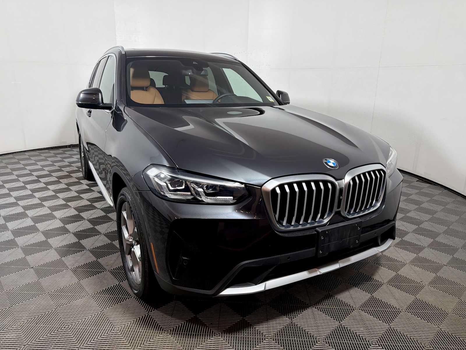 Used 2024 BMW X3 xDrive30i w/ Convenience Package AWD/4WD image 2
