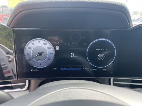 Used 2024 Hyundai Elantra Limited FWD image 19