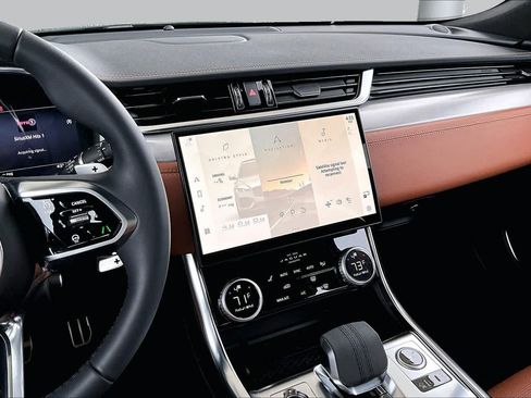 Used 2024 Jaguar XF R-Dynamic SE AWD/4WD image 7