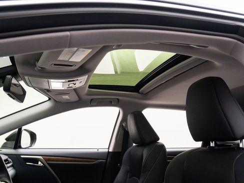 Used 2022 Lexus RX 350L Premium w/ Premium Package image 19