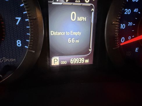 Used 2017 Toyota Sienna SE image 18