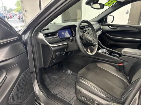 Used 2023 Jeep Grand Cherokee L Laredo AWD/4WD image 17