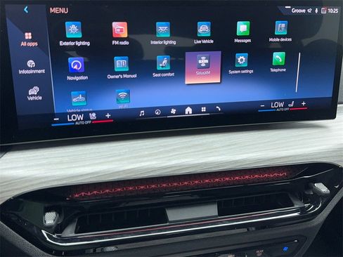 Used 2025 BMW i4 eDrive40 image 24