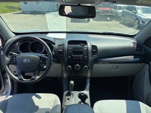Used 2012 Kia Sorento LX w/ Convenience Pkg image 14