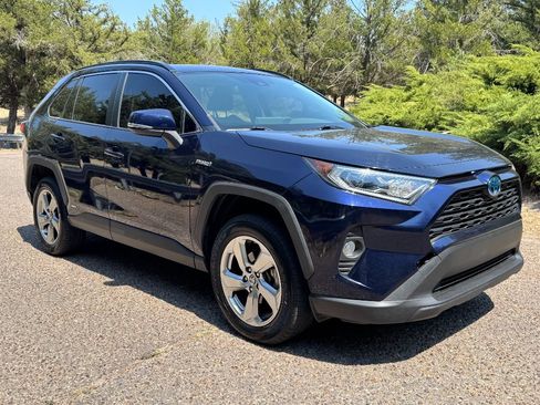Used 2021 Toyota RAV4 XLE Premium AWD/4WD image 3