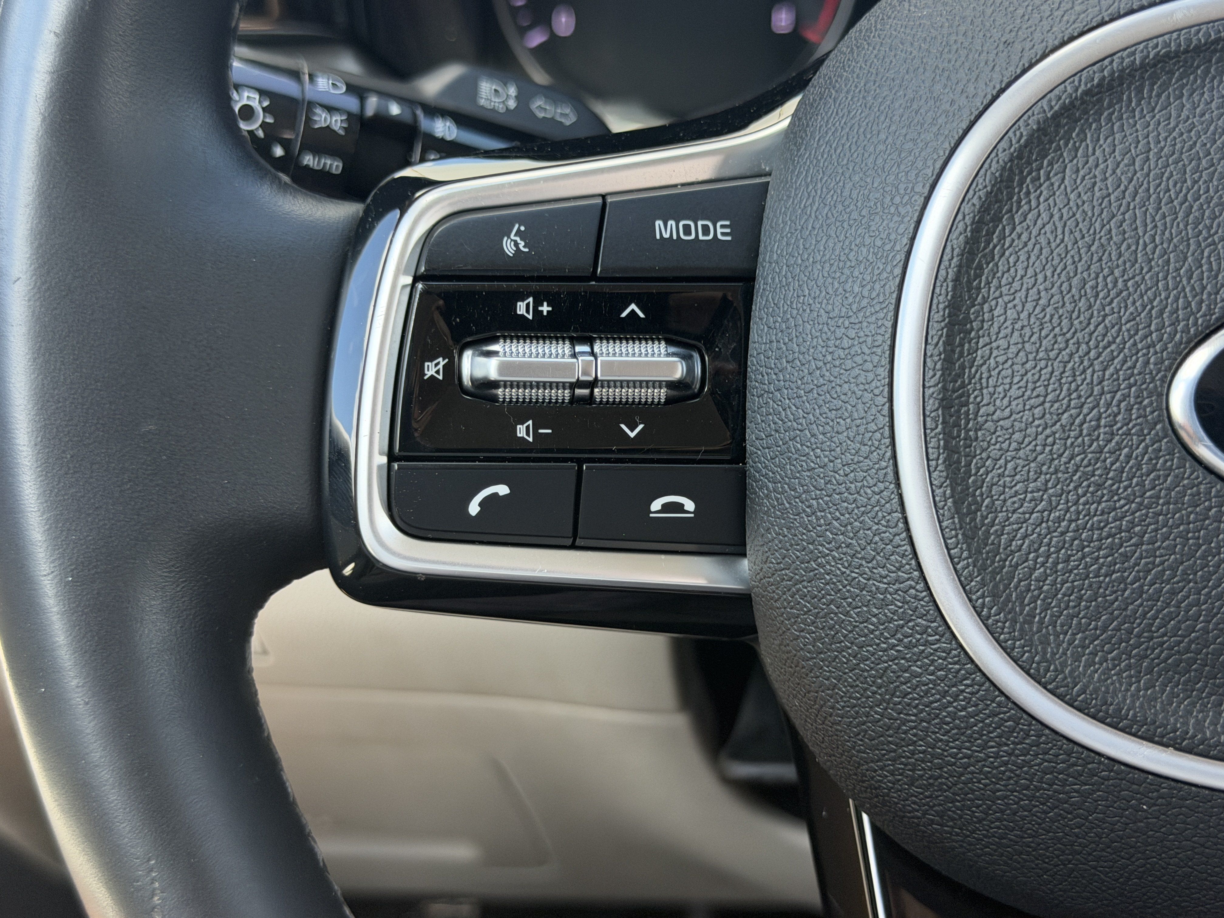 Certified 2021 Kia Sorento SX FWD image 33