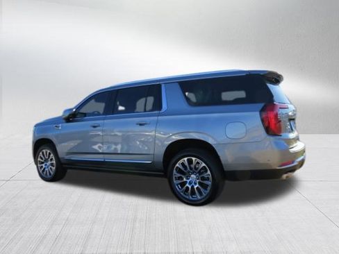 Used 2025 GMC Yukon XL Denali w/ Denali Reserve Package image 6