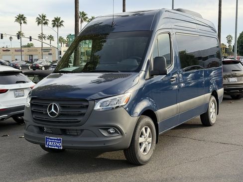 New 2025 Mercedes-Benz Sprinter 2500 image 8