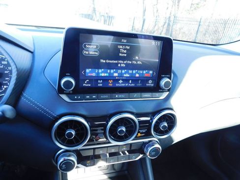 Used 2024 Nissan Sentra SV image 9