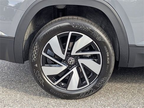 New 2026 Volkswagen Atlas SE image 11