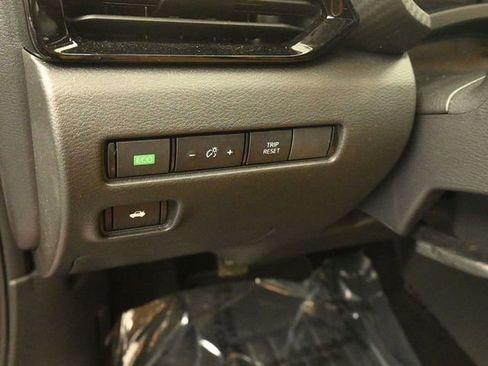 Used 2025 Nissan Sentra SV w/ SV Premium Package image 14