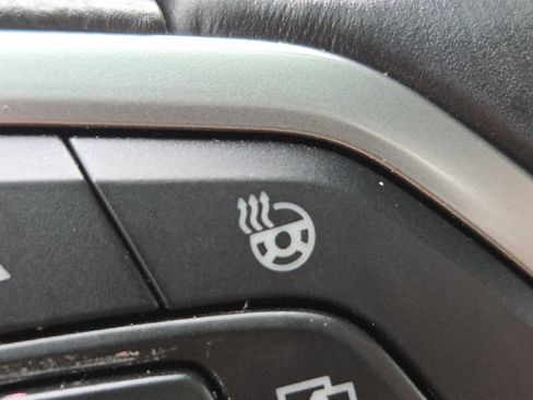 Used 2020 Volkswagen Atlas Cross Sport SEL image 5