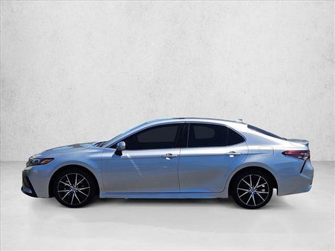 Used 2023 Toyota Camry SE w/ Convenience Package FWD image 10
