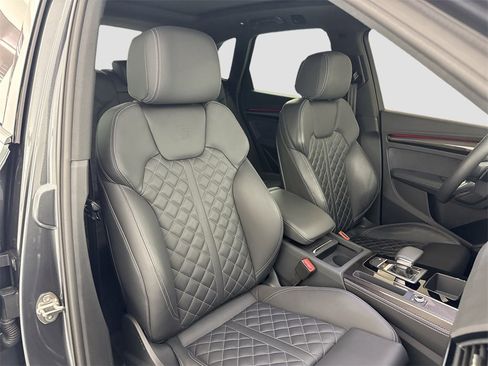 Used 2024 Audi SQ5 Prestige image 32